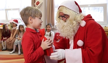 MÉZESKALÁCS HÁZIKÓKBÓL ÉPÍTETTEK APRÓ FALVAKAT AZ ESZTERLÁNC OVISAI