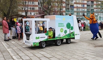 Minap - MINI KUKÁSAUTÓ TANÍT A KÖRNYEZETTUDATOSSÁGRA