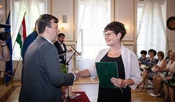 Minap - SZÍVVEL-LÉLEKKEL A GYEREKEINKÉRT