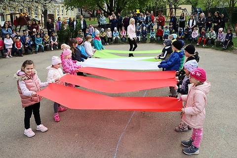 Minap - MEGÜNNEPELTÉK A FÖLD NAPJÁT A MESEVÁR ÓVODÁBAN Minap - MEGÜNNEPELTÉK A FÖLD NAPJÁT A MESEVÁR ÓVODÁBAN