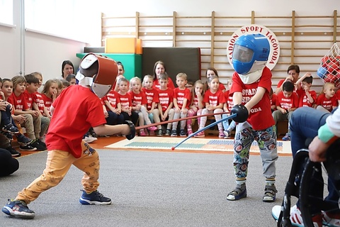 Minap - KEREKESSZÉKES PARASPORTOLÓ ÉRZÉKENYÍTETTE AZ ÓVODÁSOKAT Minap - KEREKESSZÉKES PARASPORTOLÓ ÉRZÉKENYÍTETTE AZ ÓVODÁSOKAT