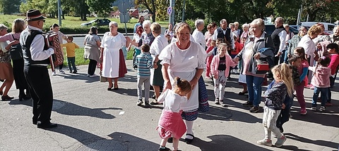 Minap - SZÜRETI FELVONULÁS A BULGÁRFÖLDÖN Minap - SZÜRETI FELVONULÁS A BULGÁRFÖLDÖN