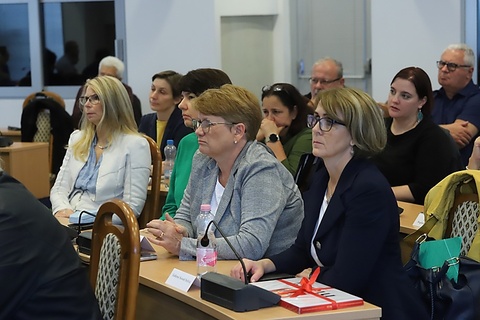 Minap - MISKOLC SOKSZÍNŰ, GAZDAG, NAGY PERSPEKTÍVÁJÚ VÁROS Minap - MISKOLC SOKSZÍNŰ, GAZDAG, NAGY PERSPEKTÍVÁJÚ VÁROS