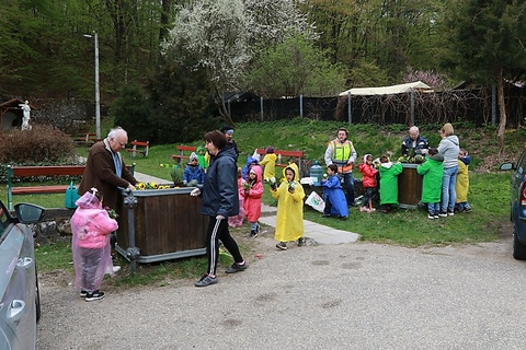 Minap - OVISOK SZÉPÍTETTÉK MEG A VILMA-FORRÁS KÖRNYEZETÉT