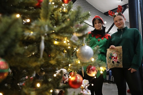 Hatszáznál is több gyereknek hozott ajándékot a supersum mikulása